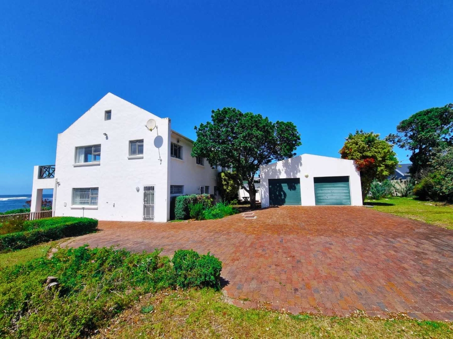 4 Bedroom Property for Sale in Sandbaai Western Cape